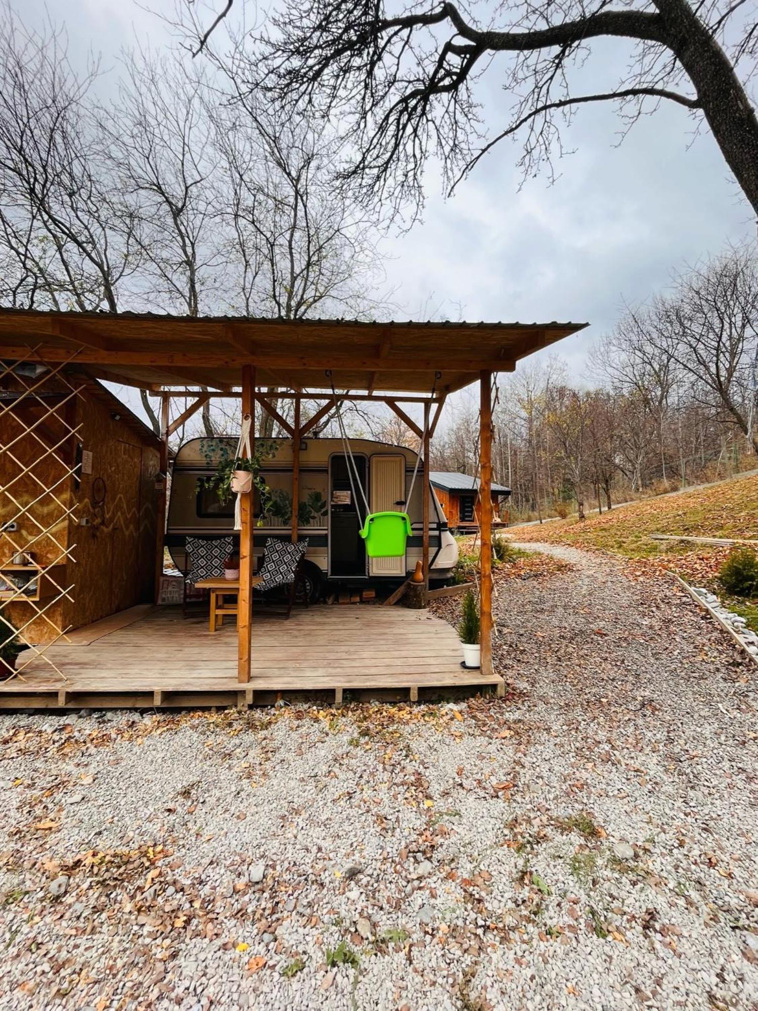 Moodysun Studio, Remote Tiny Home كومارنيك المظهر الخارجي الصورة